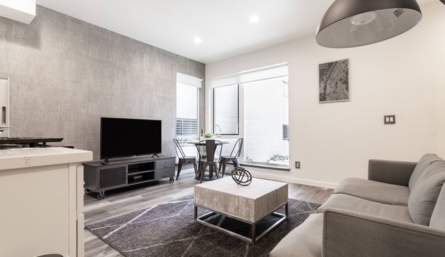 ⚡️The Brooklyn⚡️CENTRAL Capital Hill with Perfect Walking score🚶🏻‍♂️with Rooftop views