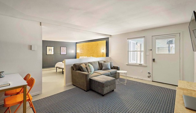 The Brooks Motel: Exceptional Suite