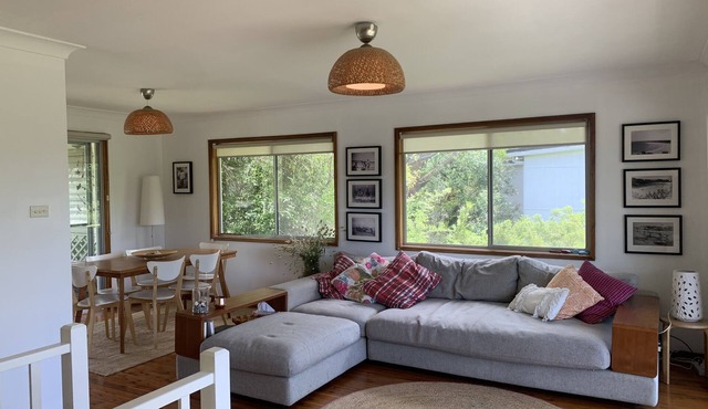 The Broulee Beach House - Across the road from the beach