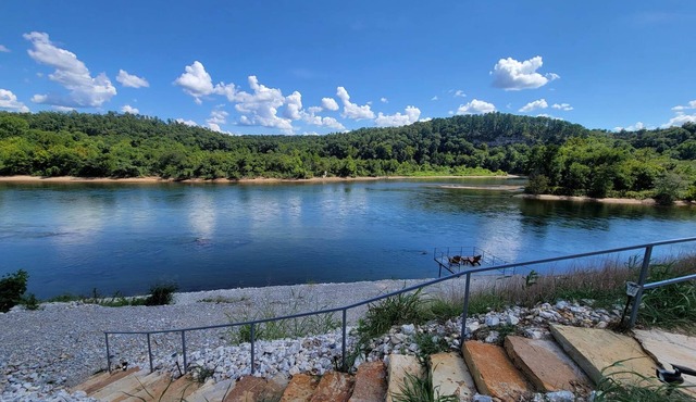 The Brown - Cabin 1 - Amazing White River frontage views!