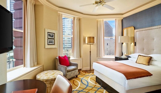 The Brown Palace | Queen City View | Timeless Stay, Spa Reset, Central | 2 Units