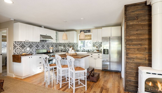 The B’s Hive Cottage
