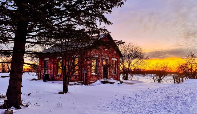The Buck Creek Schoolhouse - your one-room schoolhouse in a quaint rural setting