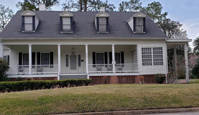 The Budd-Pafford House - The Exploration Suite