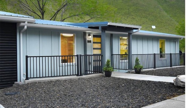 The Building on The River B&B