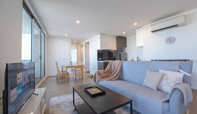 The building "Summus" is a promise of authentic Melbourne living, just 8km from the CBD
