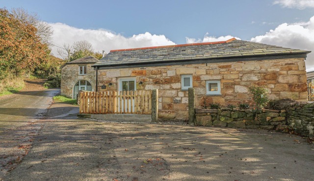 THE BULL PEN, pet friendly, luxury holiday cottage in Grampound