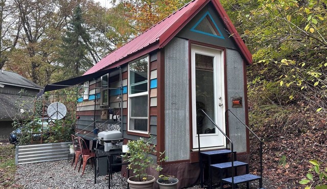 The Bumbleshack Creekside Tiny House in an Old Forest of Tuckasegee, NC
