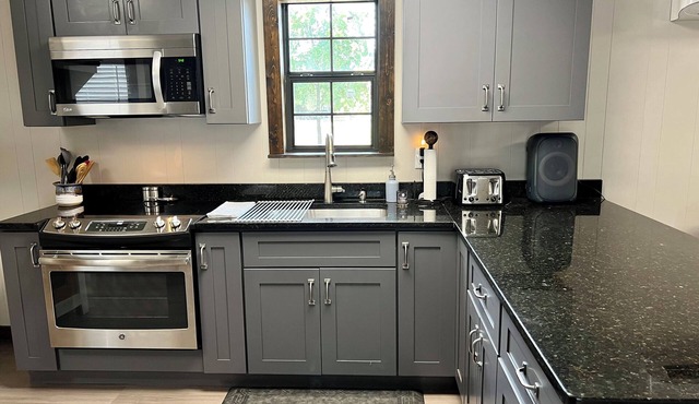 The Bungalow - 2BR/1BA, Bulverde, TX