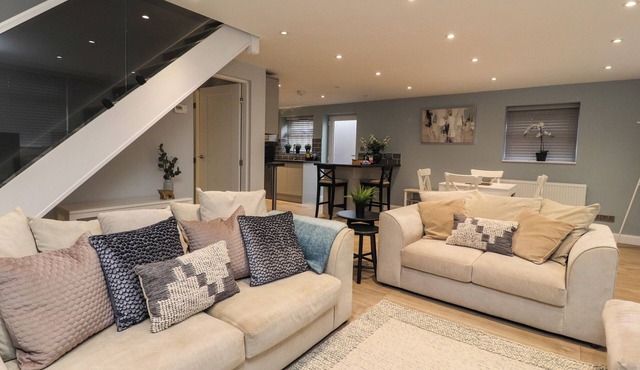 THE BUNGALOW AT 46 CHURCH ST, pet friendly in Adlington