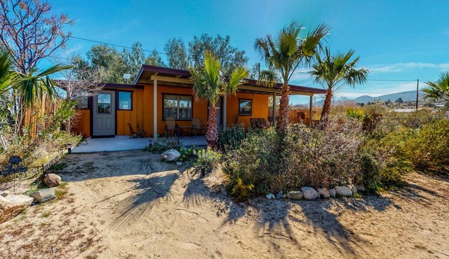 The Bungalow in Downtown Joshua Tree - A Renovated Mid-Century Bungalow