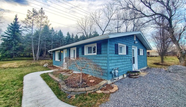 The bungalow @ T. Spex Eyewear is a cozy, convenient stay in Canandaigua!