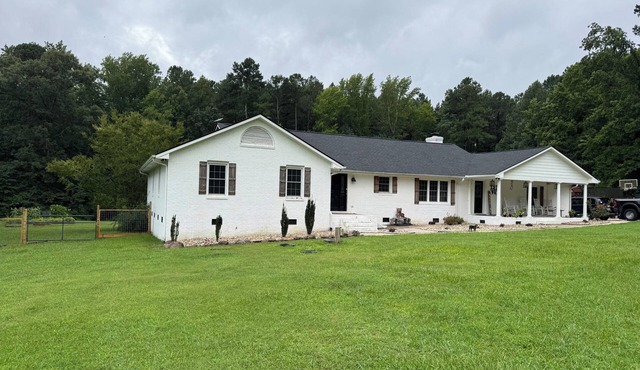 The Bunk House at Kerr Lake
