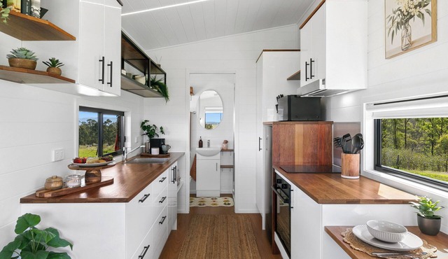 The Bunker - Malniri Park tranquil cabin accomodation