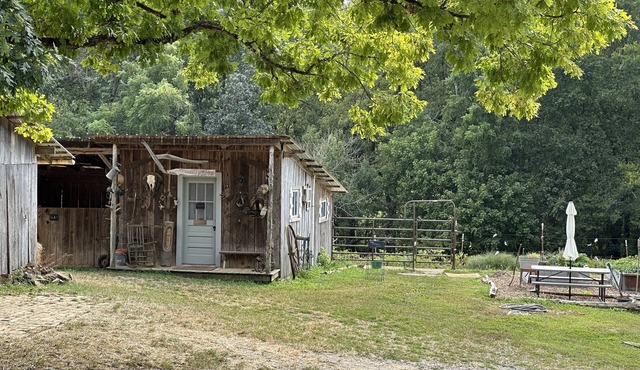The "Bunkhouse" At Hunter Hollow Farm