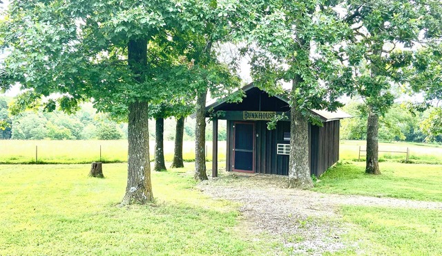 The Bunkhouse Cabin @ Elkhorn Cabins