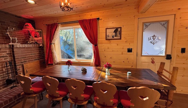 The Bunny Haus in the heart of Government Camp with sauna and wood fireplace