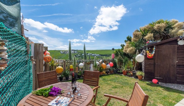 The Buoys - Two Bedroom House, Sleeps 4