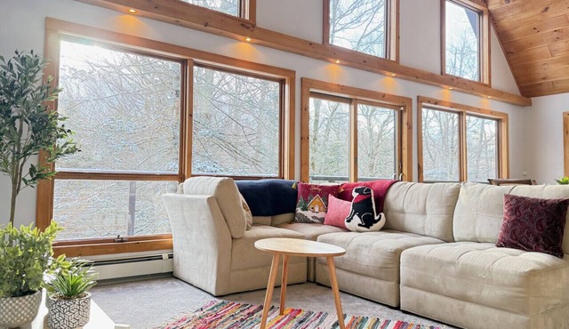 The Burrow- Minutes to the slopes