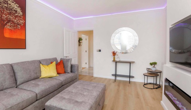 The Burton York 3 bedroom House sleeps 6