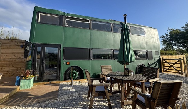 THE BUS ON THE HILL, pet friendly, with a garden in Bampton, Devon