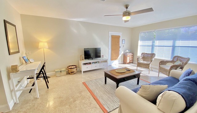 The Bush House - Premium Country Living for 4 - 2BR 1BA