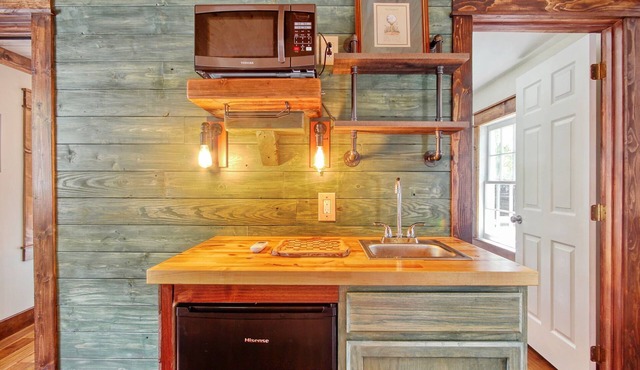 The Butler Cabin at Wedgefield Country Club