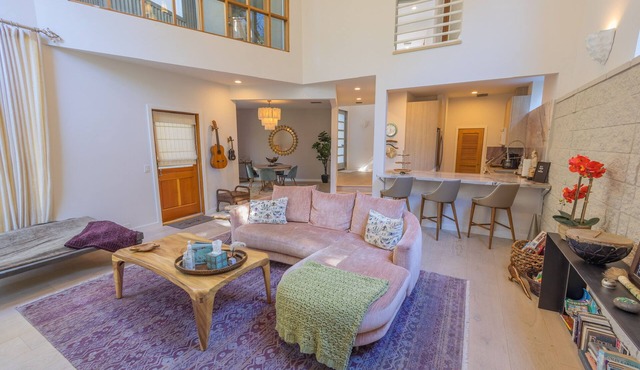 The Butterfly House- Malibu Hillside Retreat Under the Stars