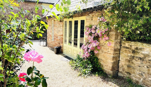 The Buttery is the stunning Garden Wing of Tan House Newland in Forest of Dean