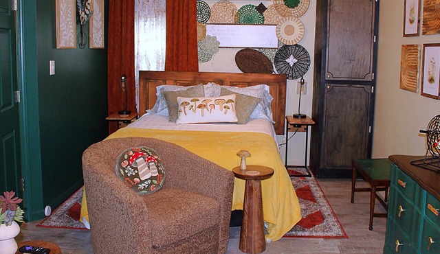 The Button Bungalow near Historic Downtown Batesville