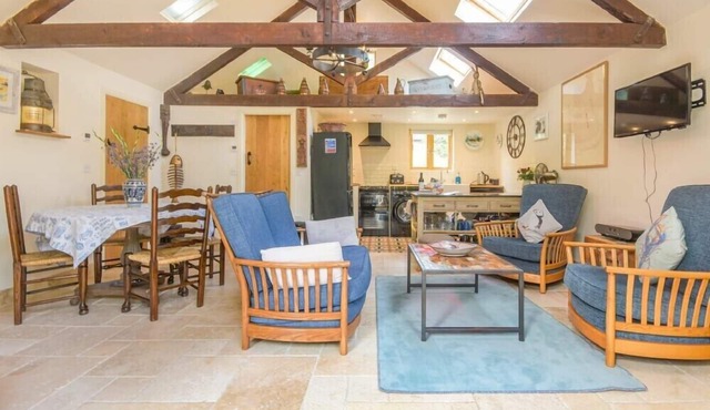 THE BYRE AT WARKWORTH, pet friendly, with open fire in Warkworth