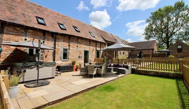The Byre - Beautiful Contemporary Barn - Hot Tub