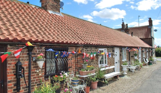 The Byre/Paddock - Sleeping 6 lounge/2 singles/double bed/double bed en suite