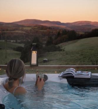 The Byre, Summerhill Farm Stays