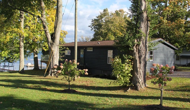 The Cabin- A Gorgeous Newly Renovated Waterfront Cabin