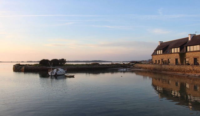 the cabin appt in house of customs 4 pers. view and direct access sea