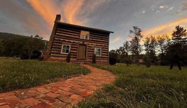 The Cabin at Clonmel: Historic Blue Ridge Mountain getaway, conveniently located