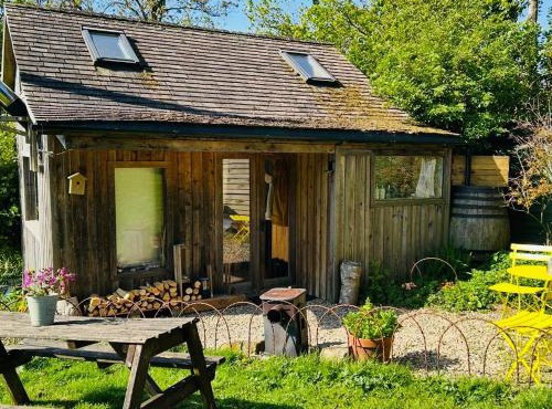 The Cabin at Shambala- now with sauna available to book!