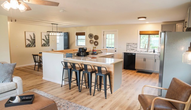 The Cabin- BRAND NEW listing with HOT TUB