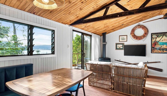 The Cabin by Coast Hosting