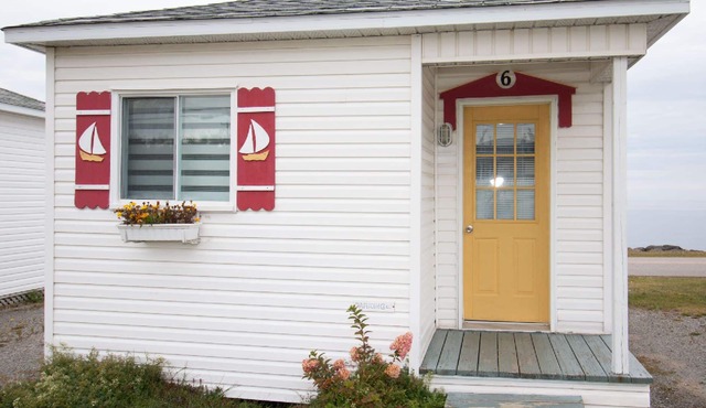 The Cabines du Phare are located in Rimouski by the sea. They are composed of te