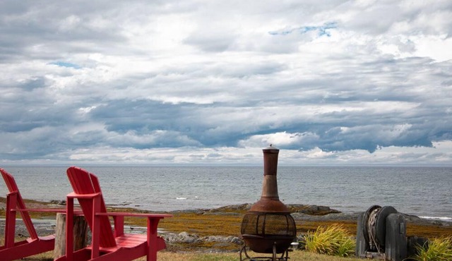 The Cabines du Phare are located in Rimouski by the sea. They are composed of te