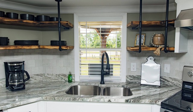 The Cabins on Rockmine 3bedroom Modern Chic Cabin in peaceful Blakely GA WiFi AC