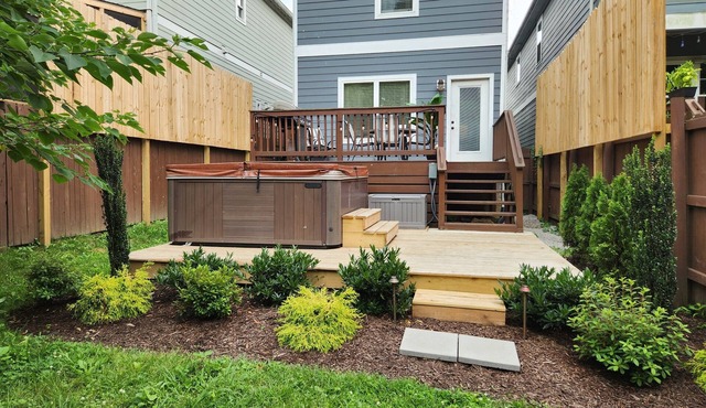 The Cahal Retreat Hot Tub | CousinsBnB