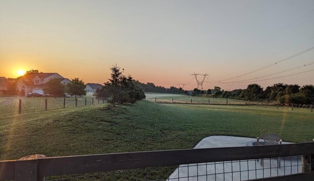 The Calico Cottage - Fire Pit - Hot Tub