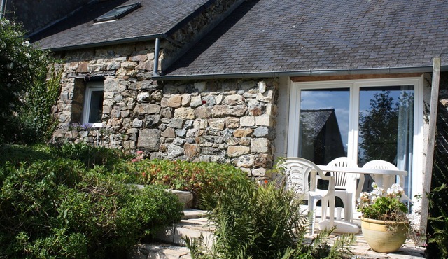 The calm of the countryside near the sea-PROMS/e/March to June &Sept to Dec