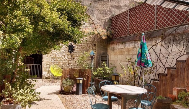 The calm with 2 pas of the town center