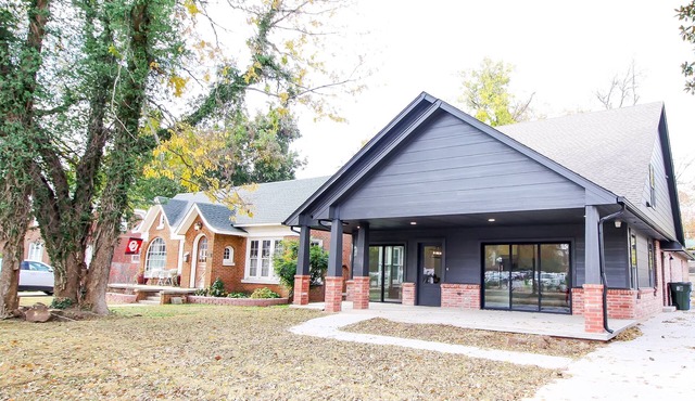 The Campus Cottage on Elm is the ideal University of Oklahoma gameday residence