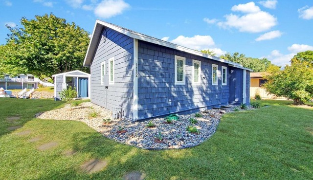 The Canal Cottage off West Lake Okoboji