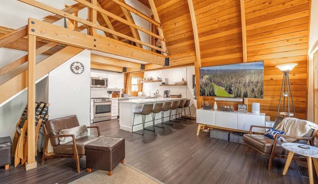The Canoe Cabin